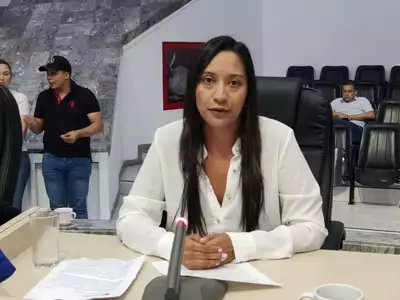 En inicio de año lectivo escolar cuestionan estado de aulas escolares