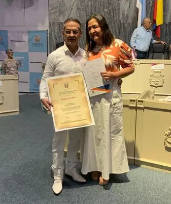 Orquesta Original Identidad recibe galardón del Concejo al cumplir 42 años