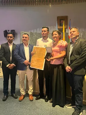 Yeison Jiménez recibió condecoración en reconocimiento a su crecimiento personal y aporte social a  Cali