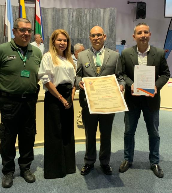 Acción Valle Colombia y Rescate reciben exaltación de honor al cumplir 35 años de servicio