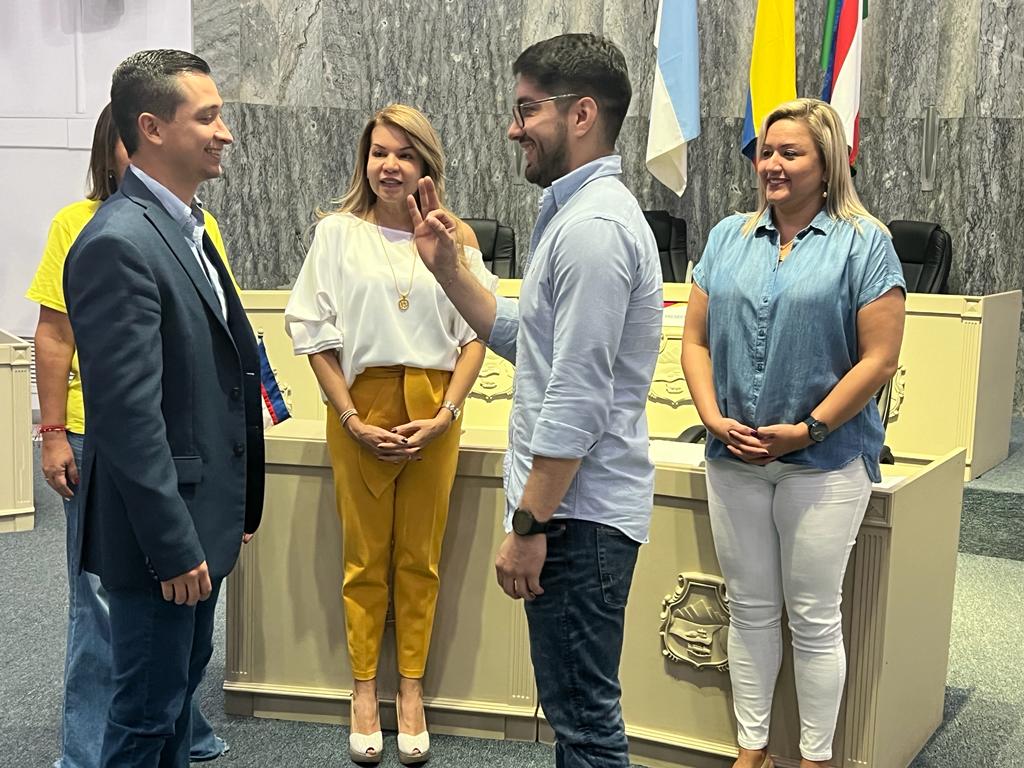 Juan Martín Bravo y Natalia Lasso asumen mesa directiva de Comisión de Plan y Tierras